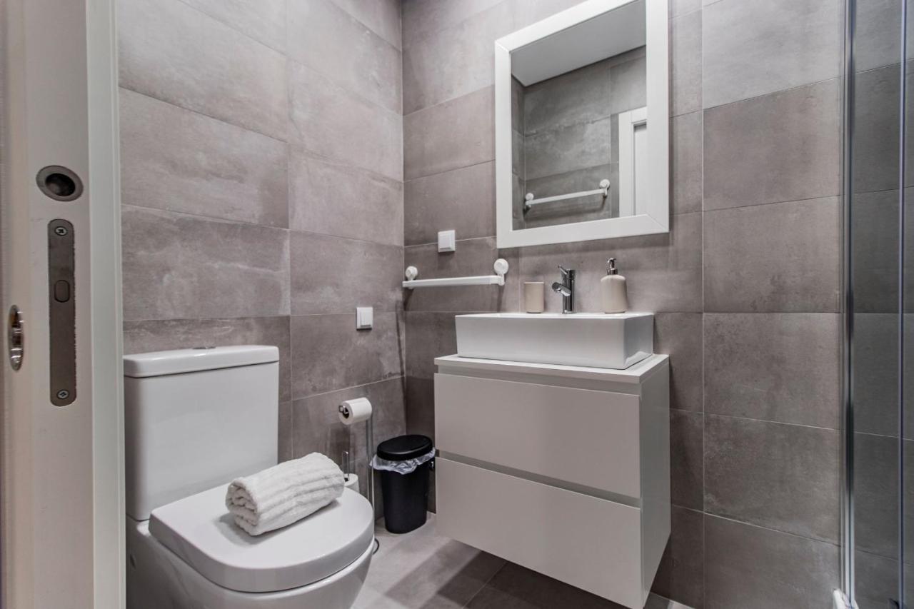Sweet Studio Apartment W/ Big Balcony By Lovelystay Porto Dış mekan fotoğraf