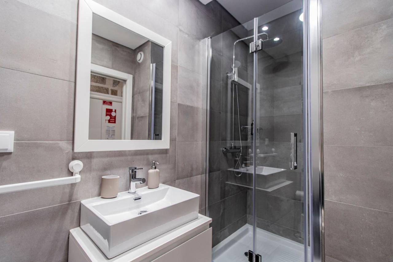 Sweet Studio Apartment W/ Big Balcony By Lovelystay Porto Dış mekan fotoğraf