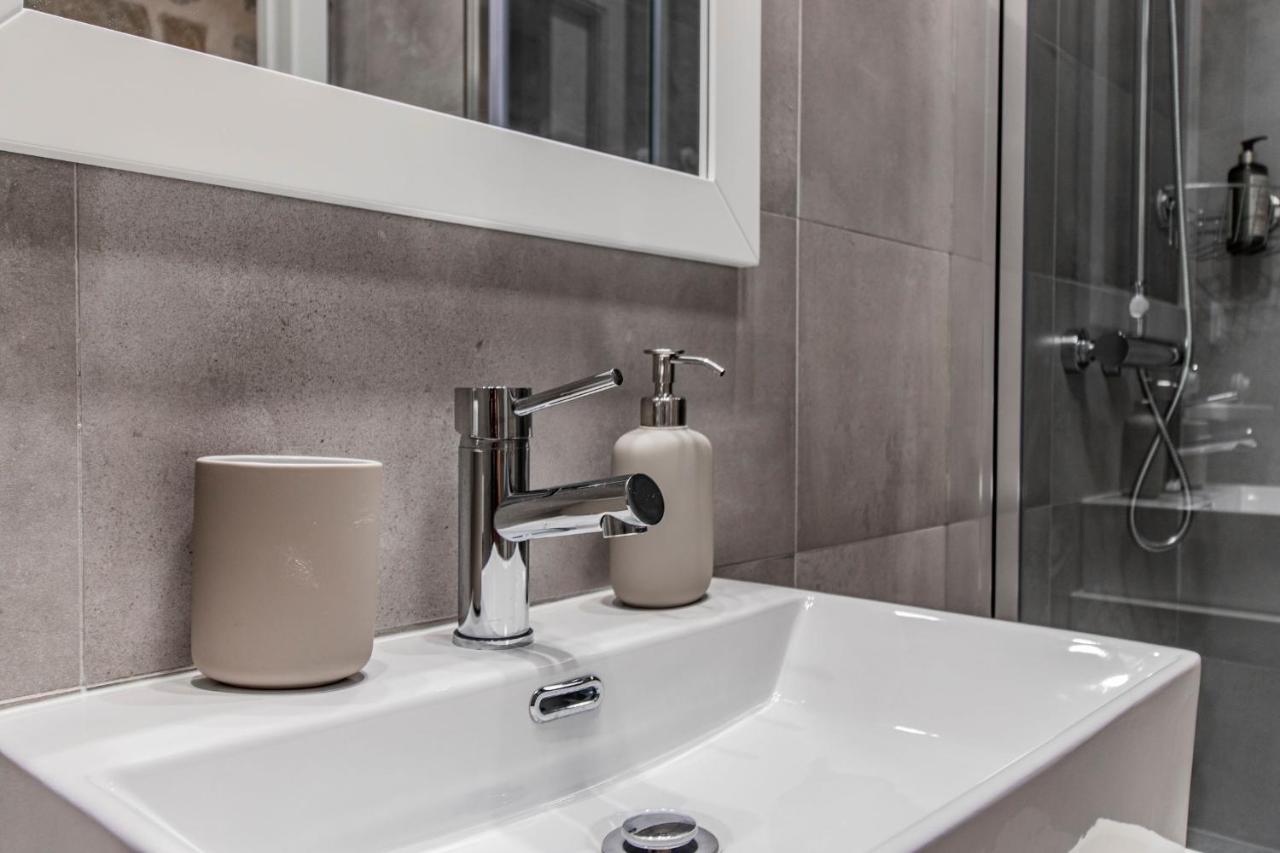 Sweet Studio Apartment W/ Big Balcony By Lovelystay Porto Dış mekan fotoğraf